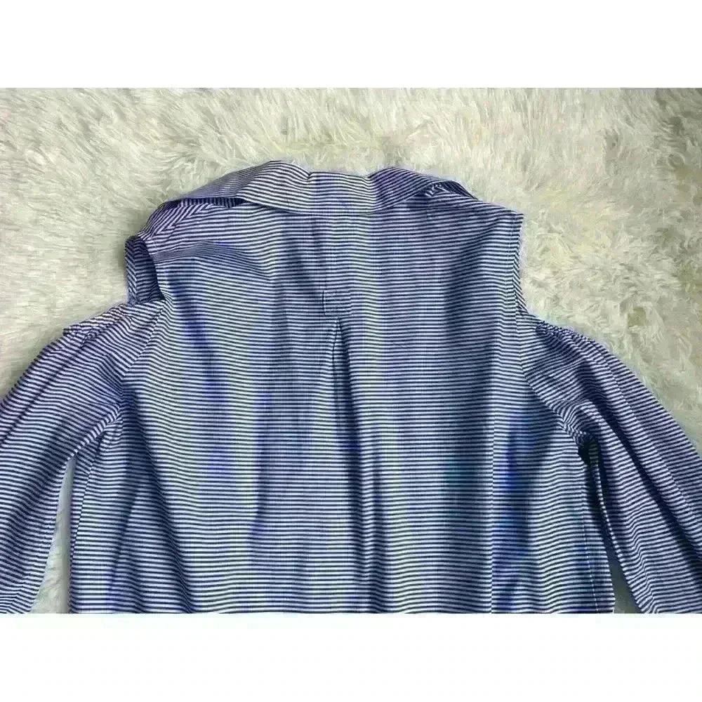 Soft Surroundings cold shoulder button down collared tunic.  Size M. - Picture 6 of 6